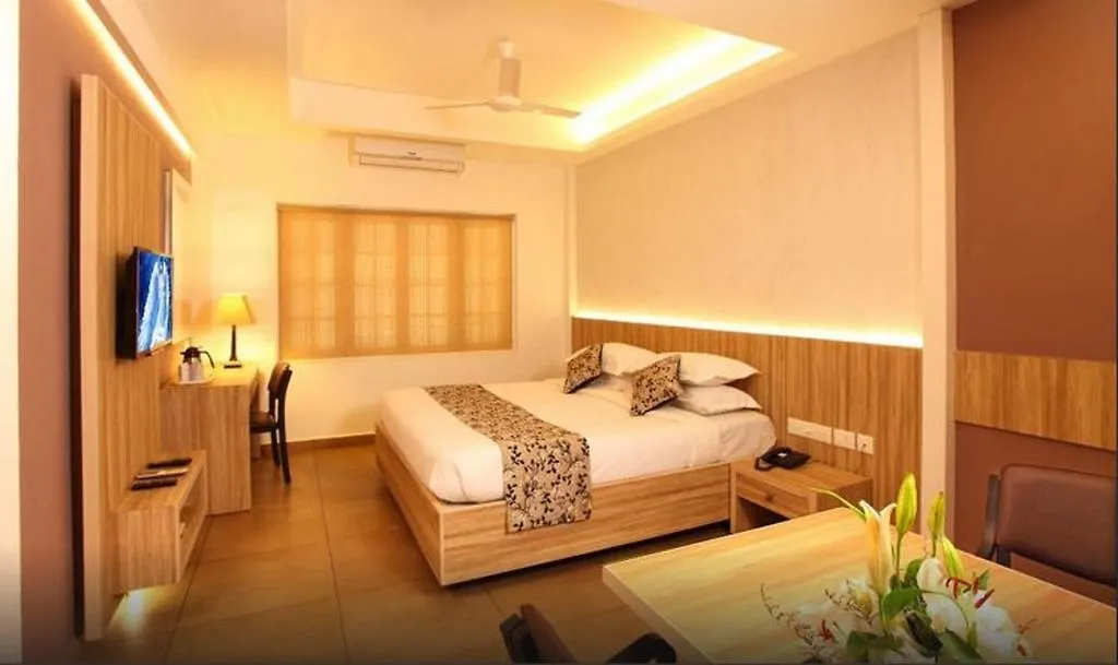 Hotel Luciya Palace Thrissur 4*,  India